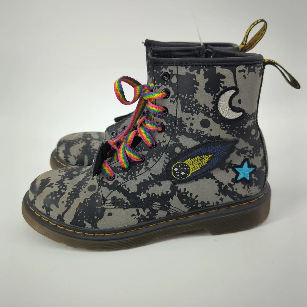 Dr. Doc Martens Kids Leather Lace Up Boot Space Hydro‎ Embroidered 4 M READ